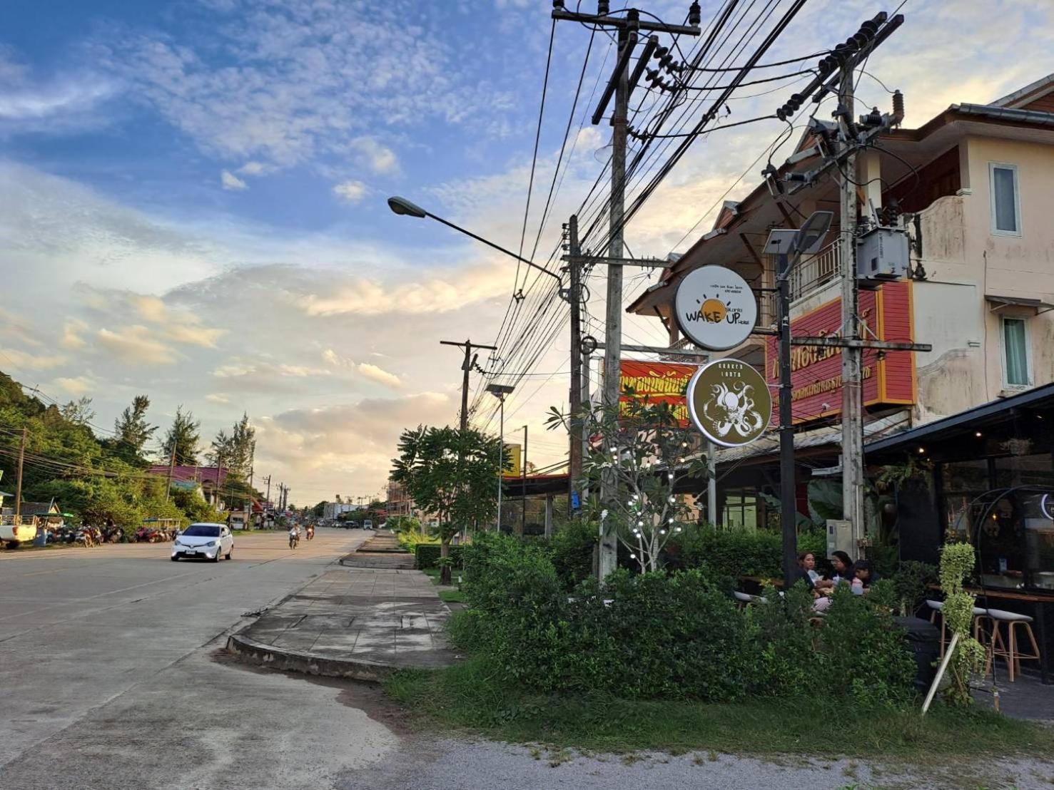 Wake Up @Lanta Hotel : Cafe Ko Lanta Eksteriør billede